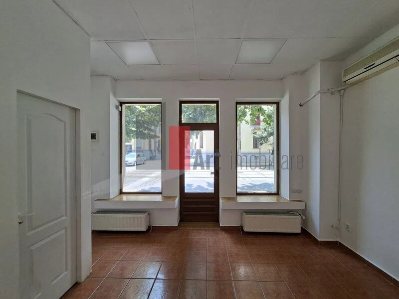 Regina Maria (Bulevard) spatiu comercial de inchiriat
